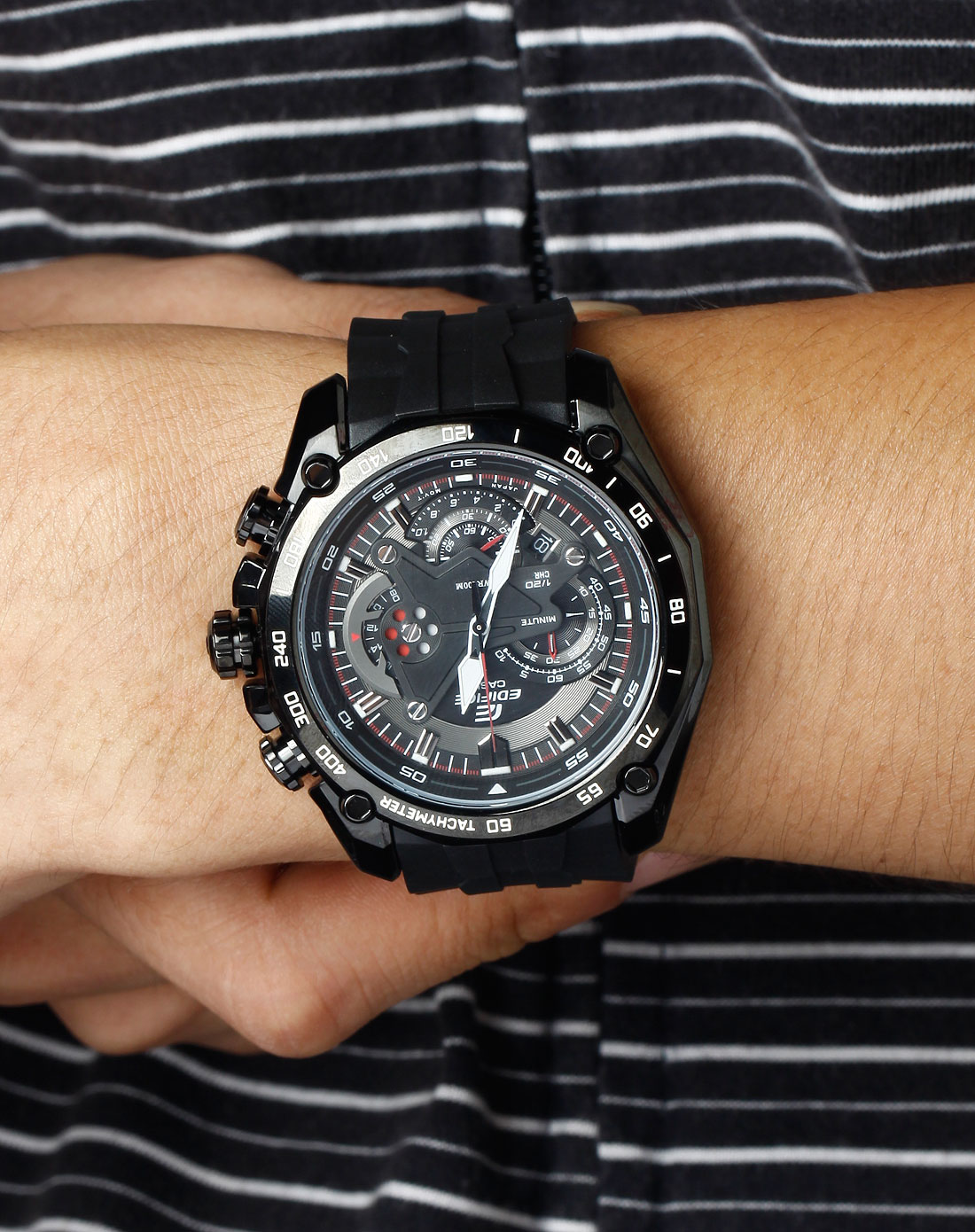 卡西欧casio男款黑色炫酷赛车计时石英手表