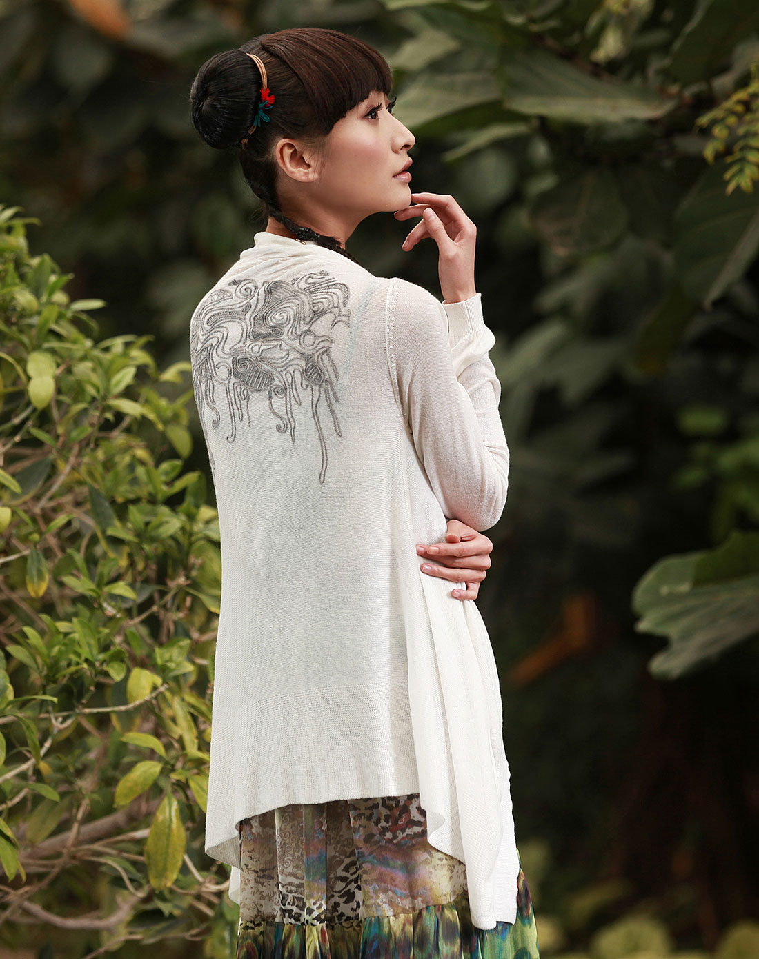 [ 裂帛 ] 新款白色背面绣花针织衫开衫