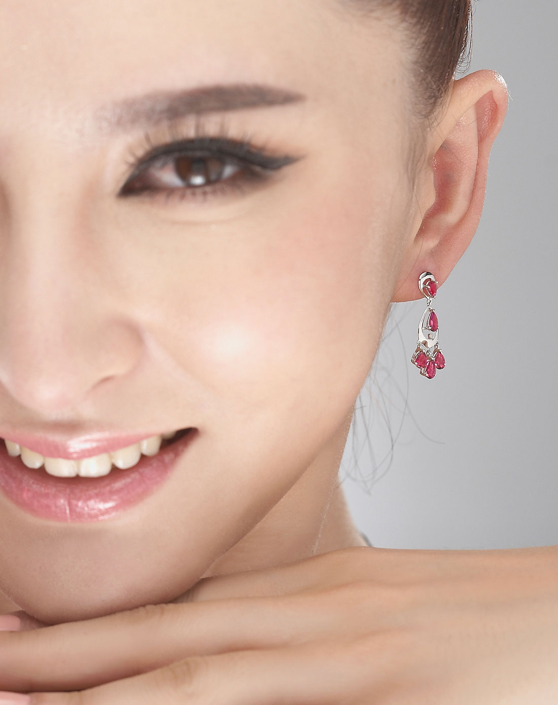 18k金镶碧玺钻石耳环