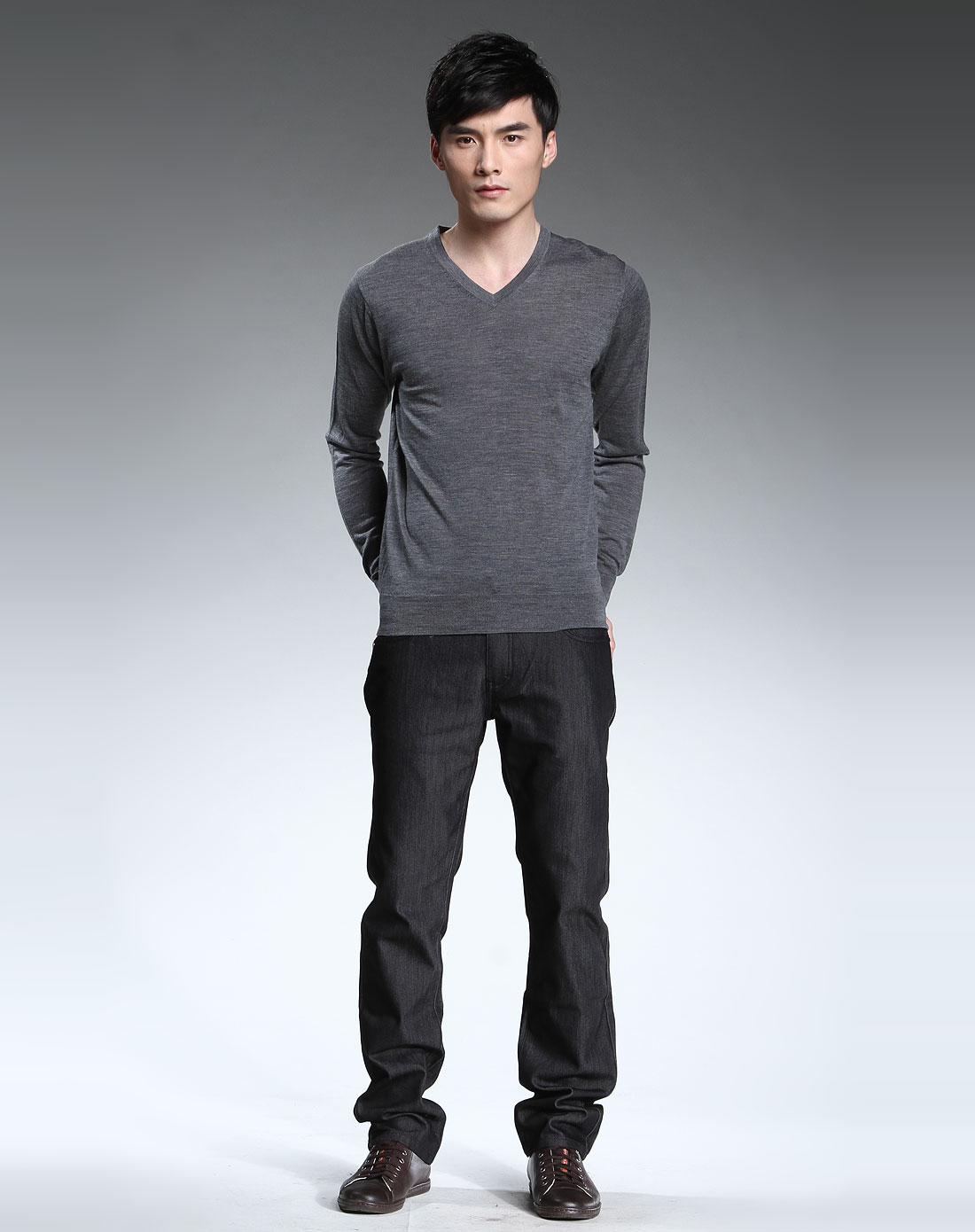男款灰色简约v领长袖100%羊毛衫