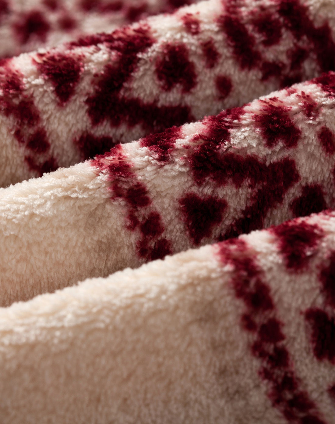 首页> 豆怡坊douyisquare家纺专场 > 白底雪花柄珊瑚绒毯 1.5m*2m