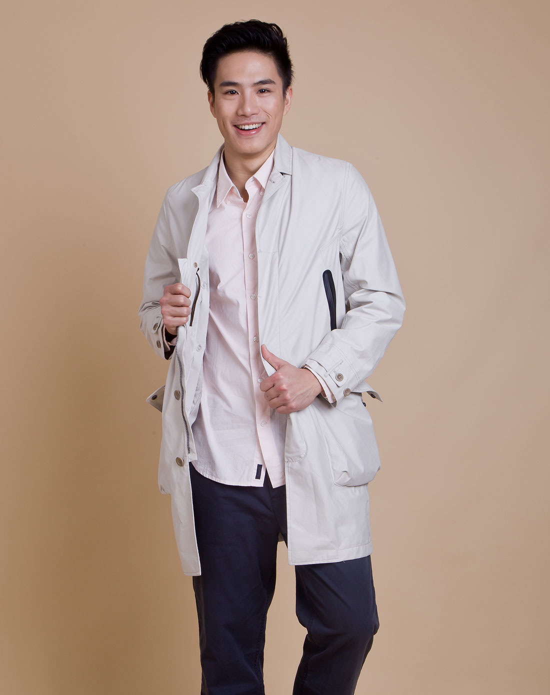 男款浅灰/白色休闲服