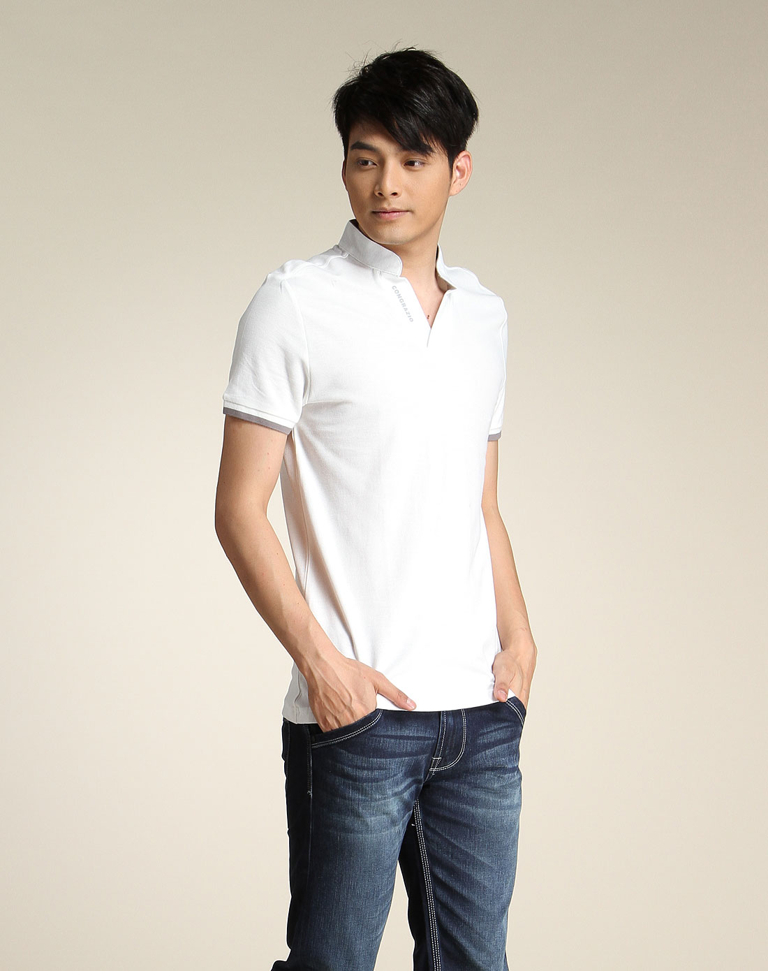 白色纯色立领短袖t恤