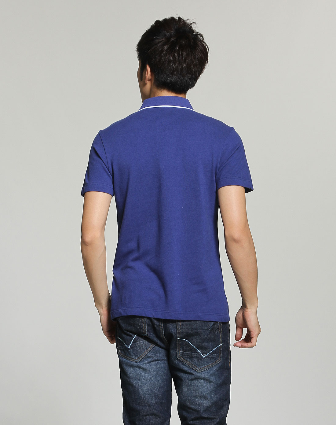 > 宝蓝色翻领短袖t恤