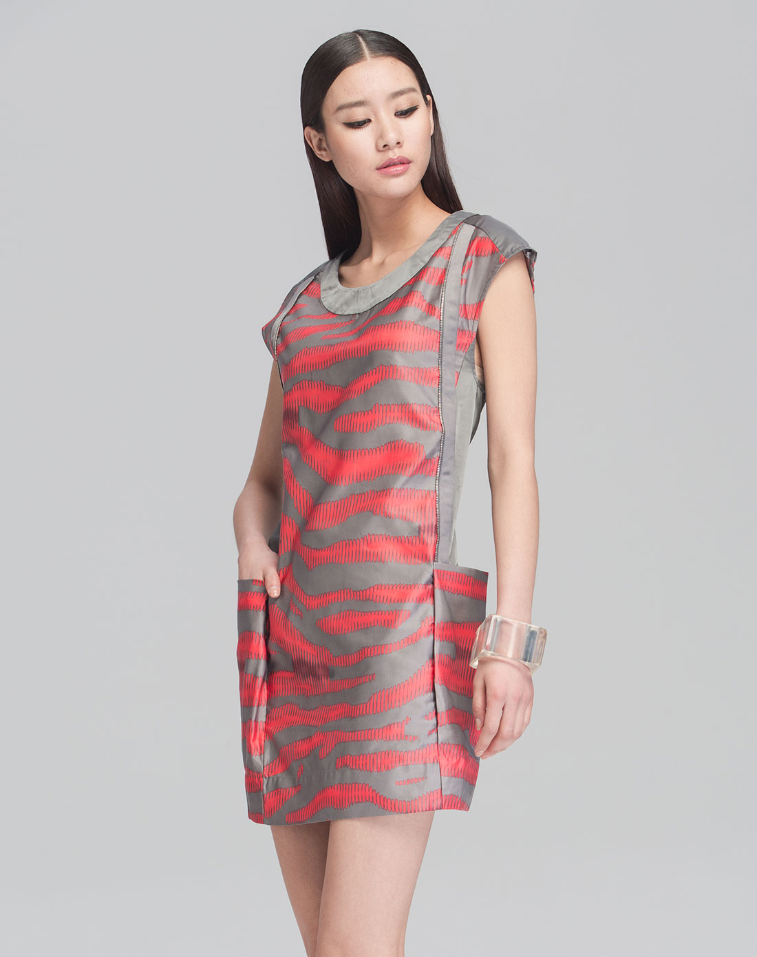 [ 台绣 ] 女装红灰短袖印花圆领淑女连衣裙