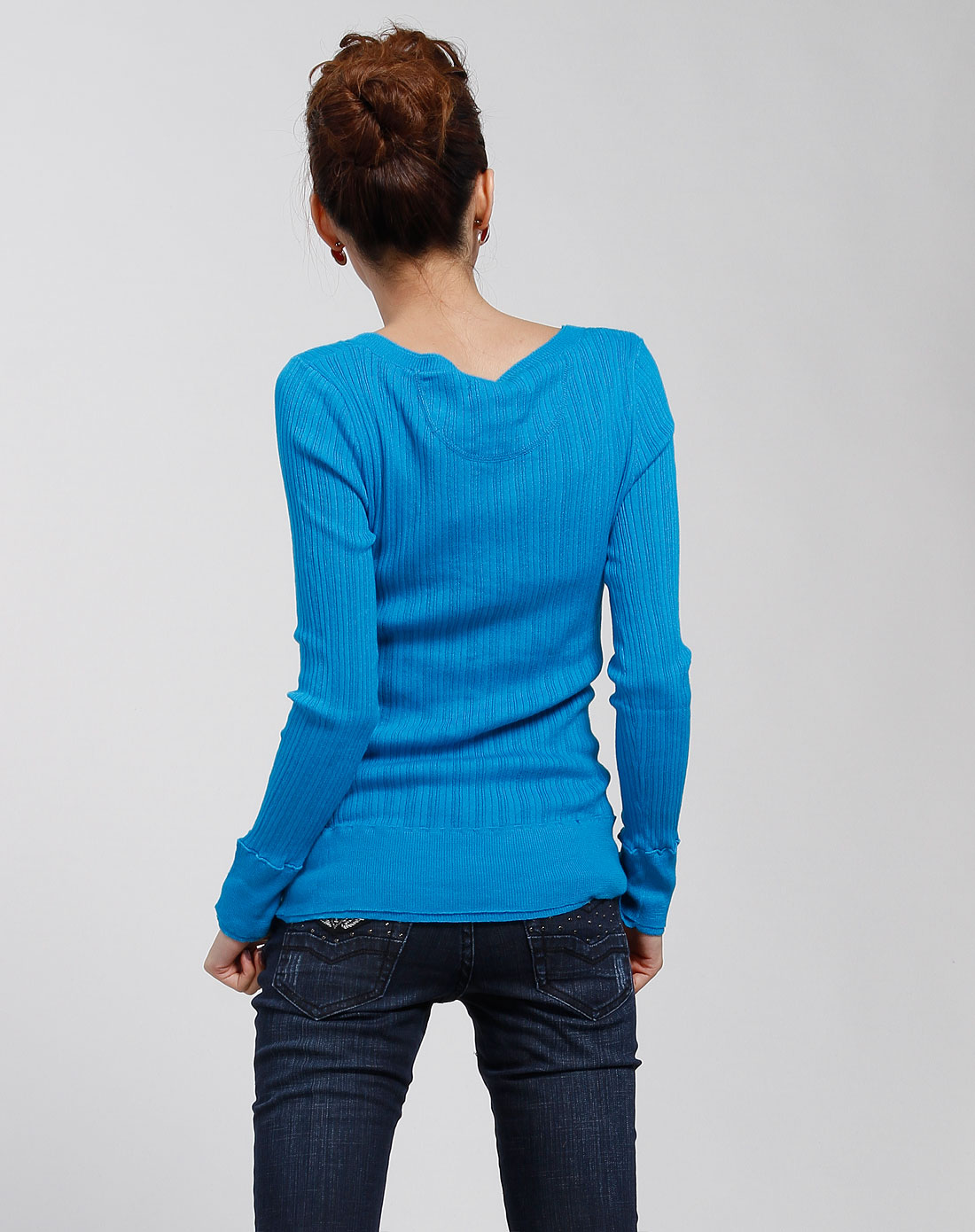 titi天蓝色圆领长袖针织衫